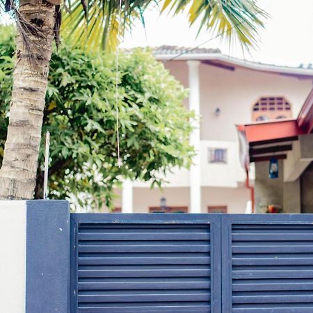4Ty Two Homestay Galle Extérieur photo
