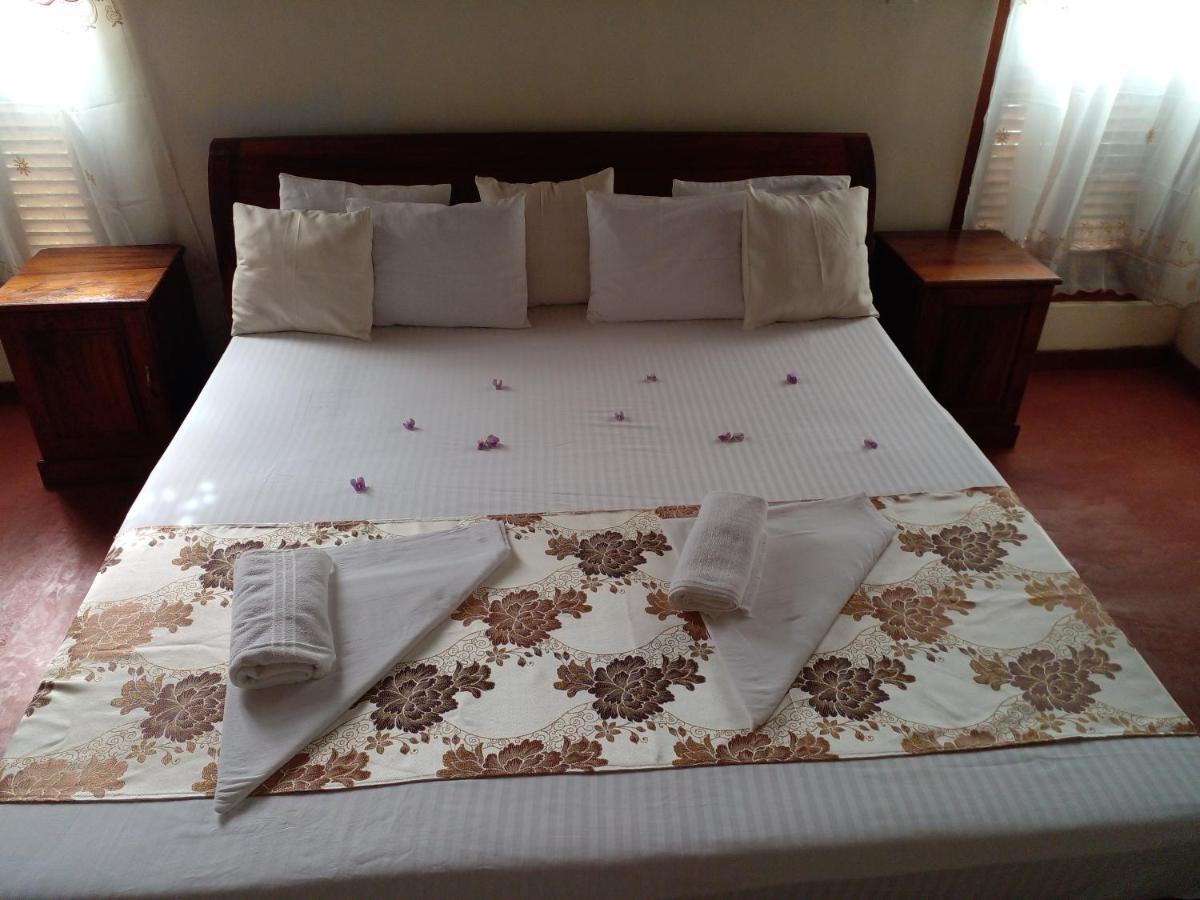 4Ty Two Homestay Galle Extérieur photo