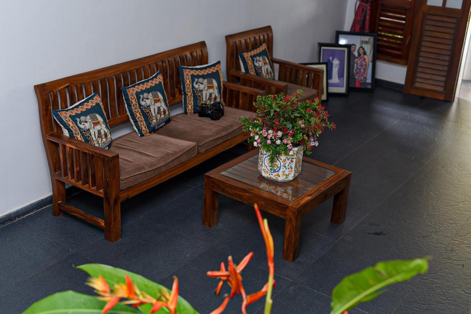 4Ty Two Homestay Galle Extérieur photo