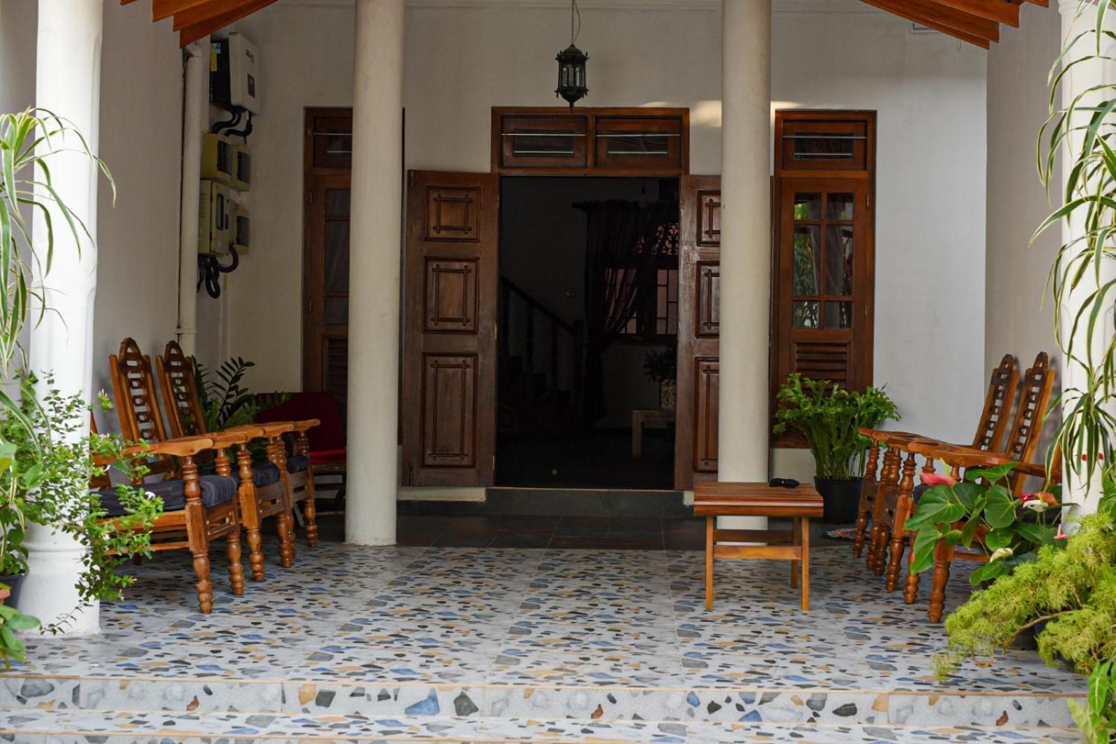 4Ty Two Homestay Galle Extérieur photo