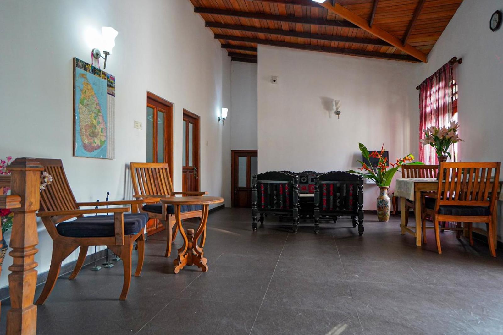 4Ty Two Homestay Galle Extérieur photo