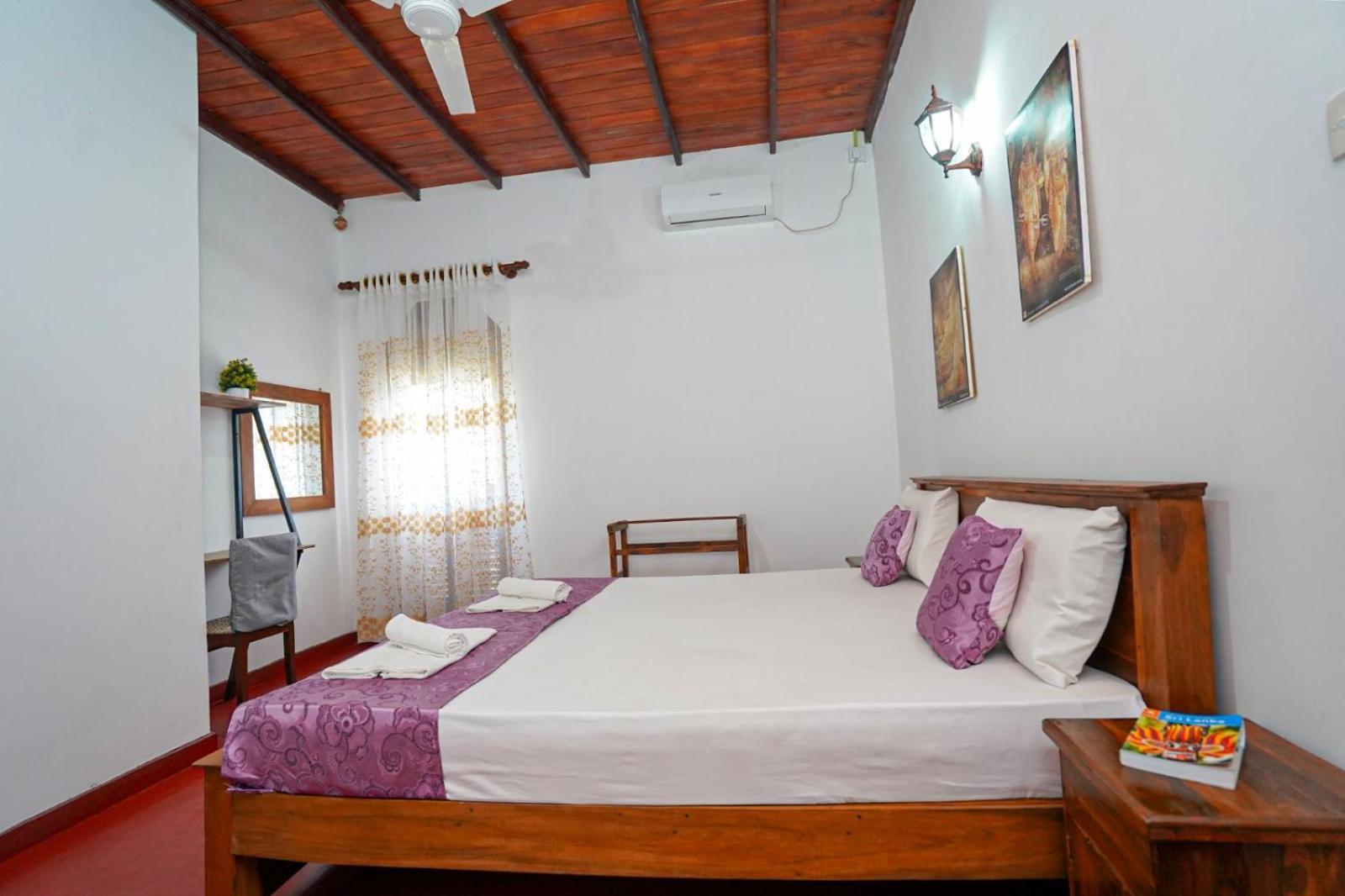 4Ty Two Homestay Galle Extérieur photo