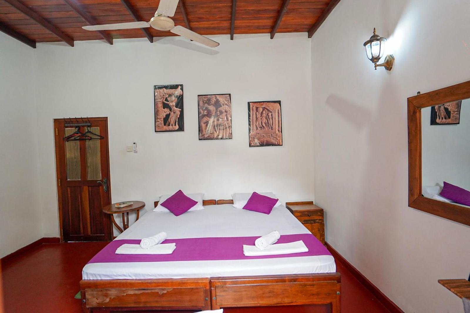 4Ty Two Homestay Galle Extérieur photo