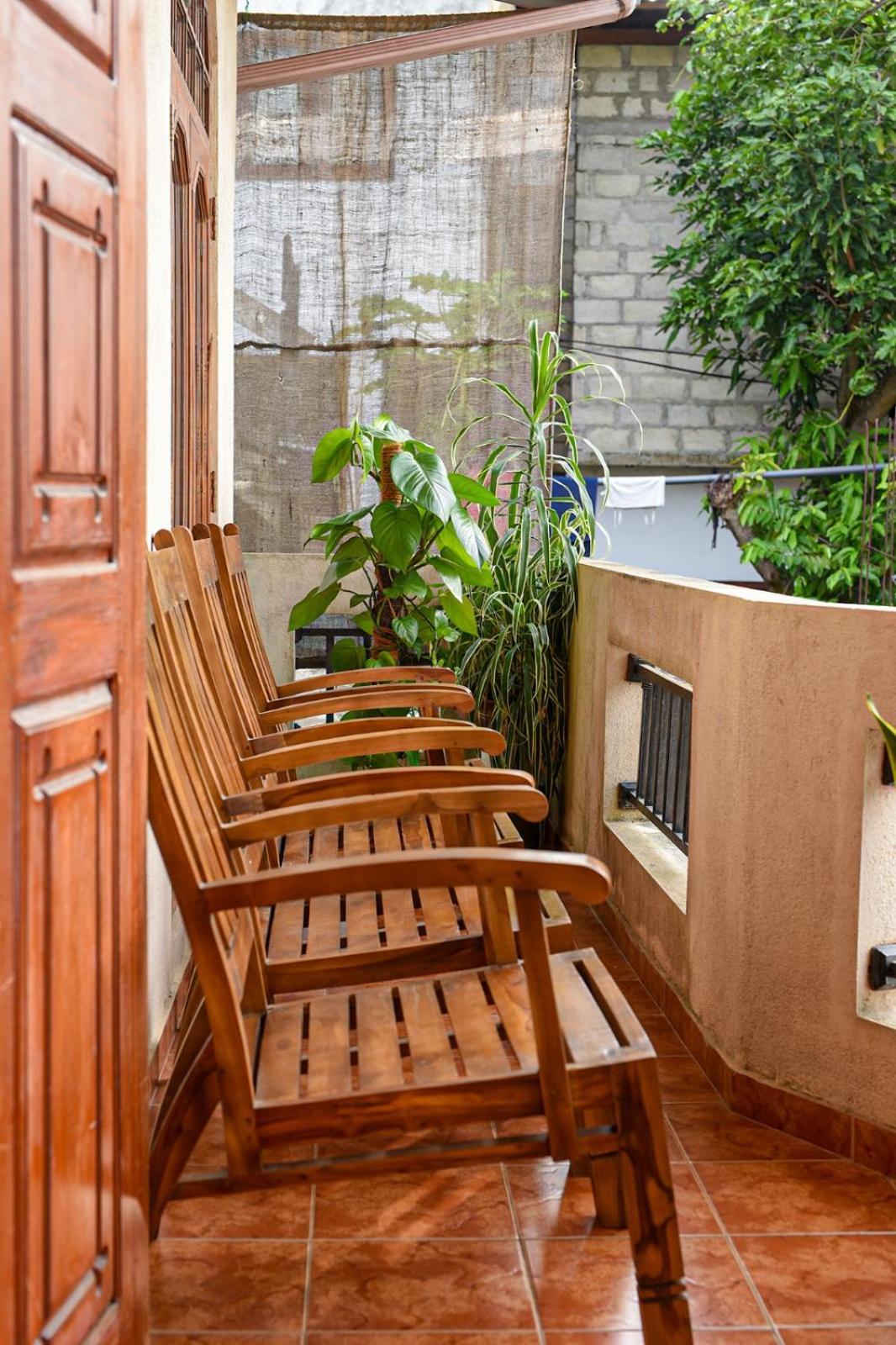 4Ty Two Homestay Galle Extérieur photo
