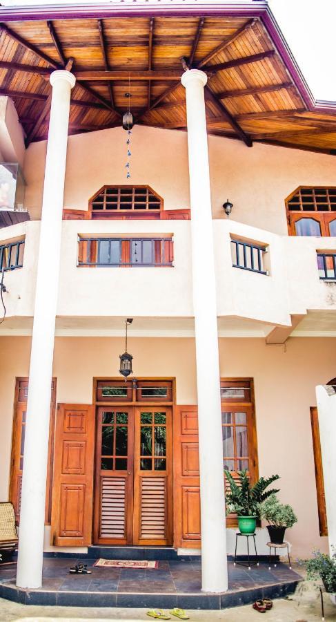 4Ty Two Homestay Galle Extérieur photo